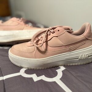 Nike Air Force 1 Pink Sneakers